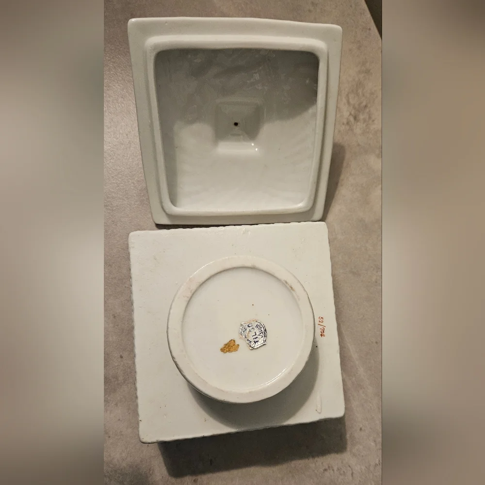 Tilso, Japan Handpainted Dresser Dish With Lid White Gold Vintage Trinket Box
